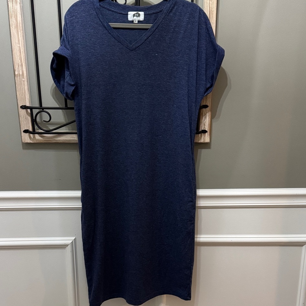 Chic Navy V-Neck Midi Dress M